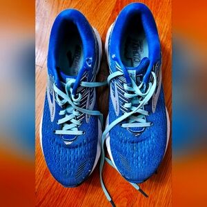 Brooks running sneakers